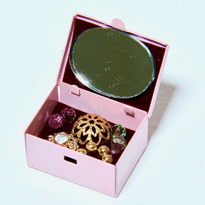 Jewelry box, pink, metal