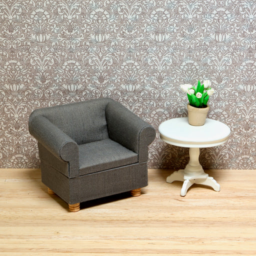 Klassinen tapetti nukkekotiin.