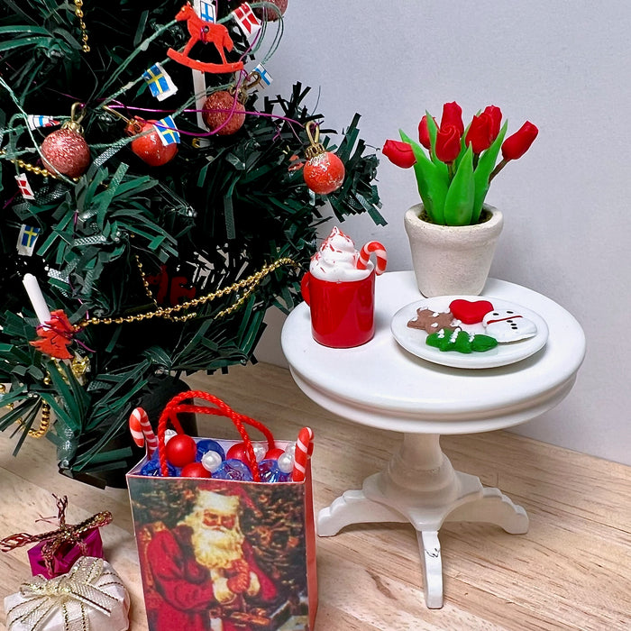 Joululeivonnaisia lautasella