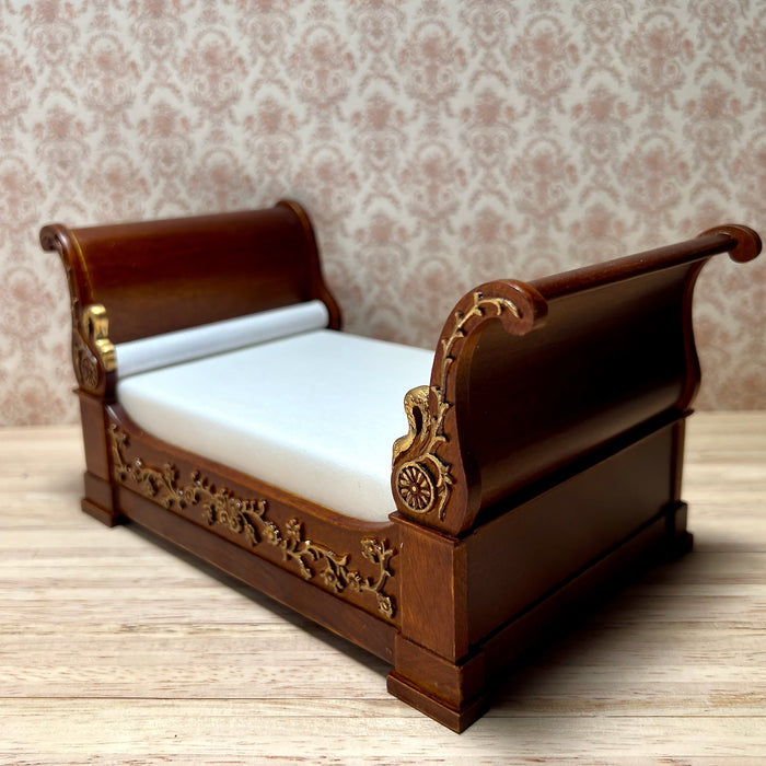 Säng, empirestil med svandekorationer, valnöt, kvalitetsmöbler