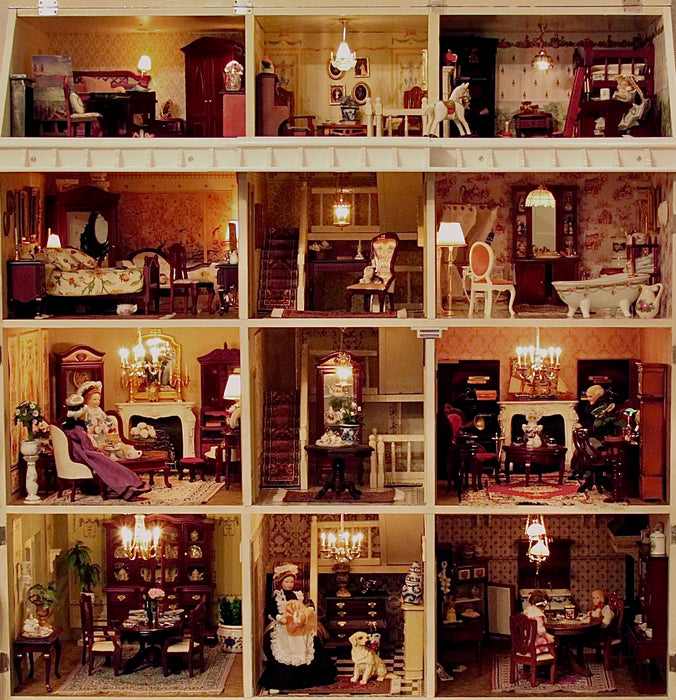 Iso nukkekoti, kermanvaalea