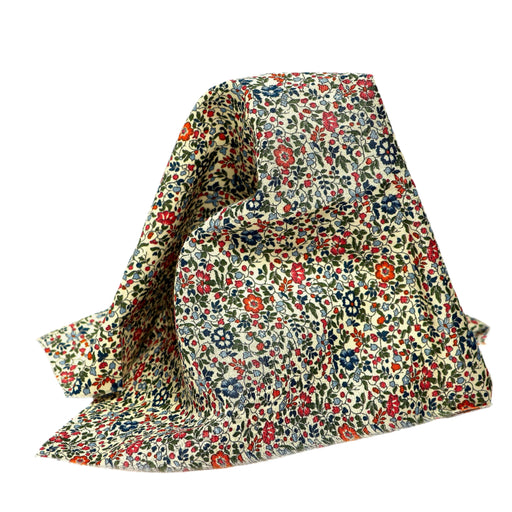 Ohut pienikuvioinen kangas.