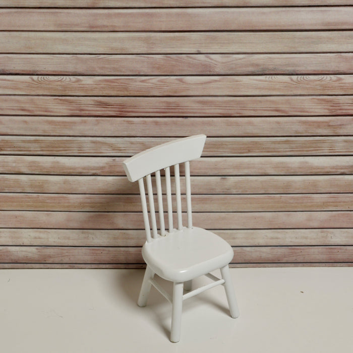 Floor or wall, light-colored board