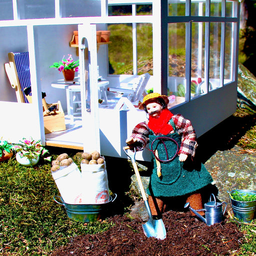 Pihatöitä ja puutarhanhoitoa pienessä koossa.