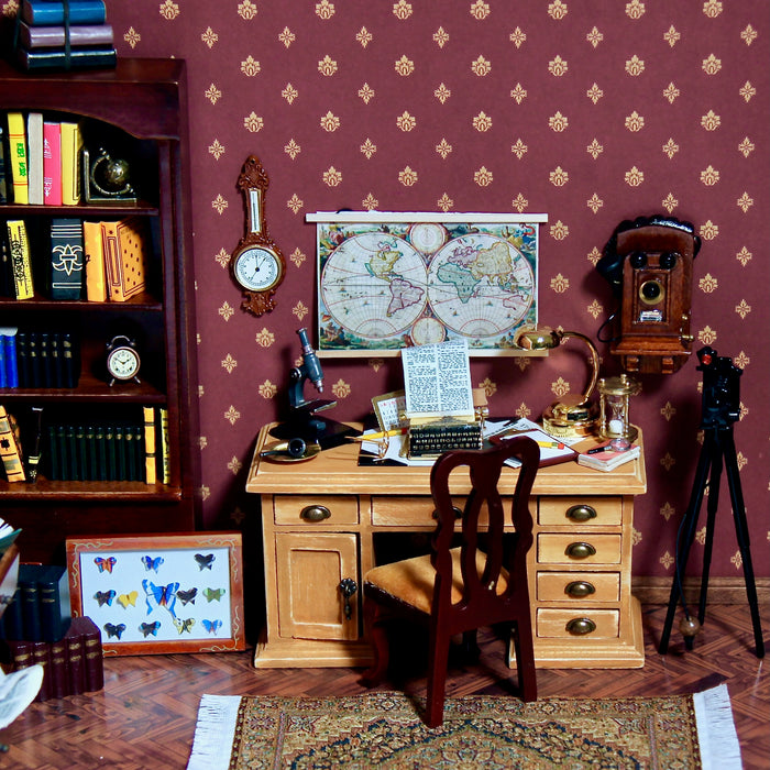 Tutkijan työhuone pienoiskoossa.