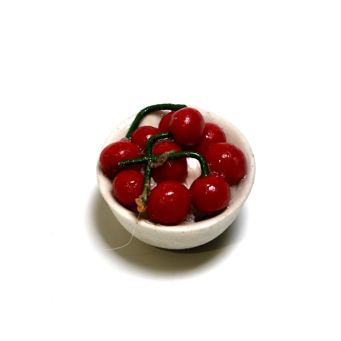 Minitomaatteja kulhossa.