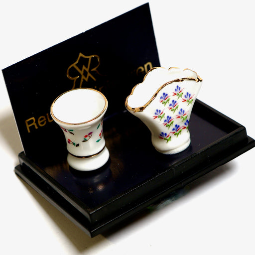 Miniatyyrimaljakko posliinia.