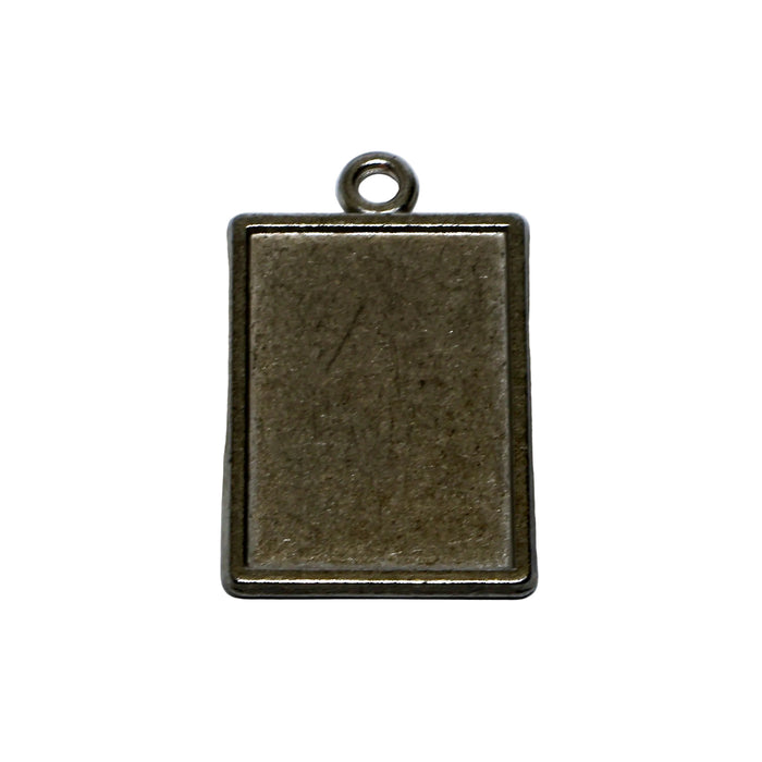 Pieni metallikyltti.