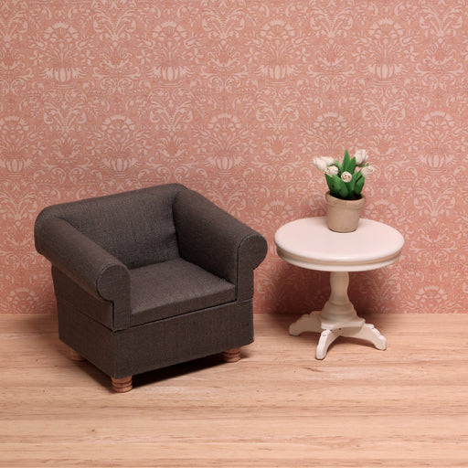 Nukkekodin tapetti vaaleanpunainen.