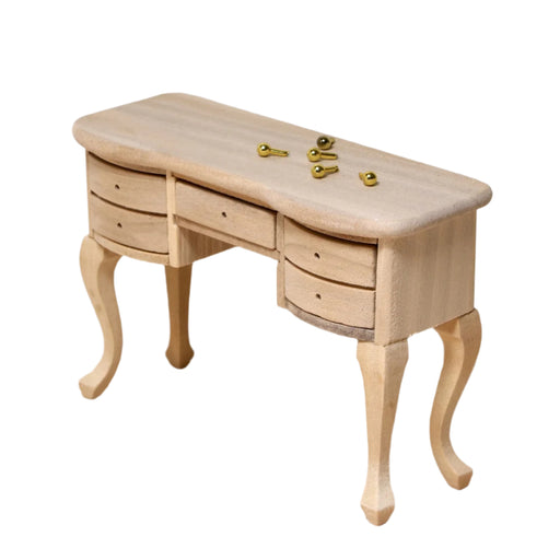 Puinen kampauspöytä.