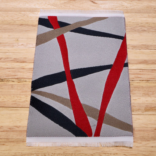 Moderni matto nukkekotiin.