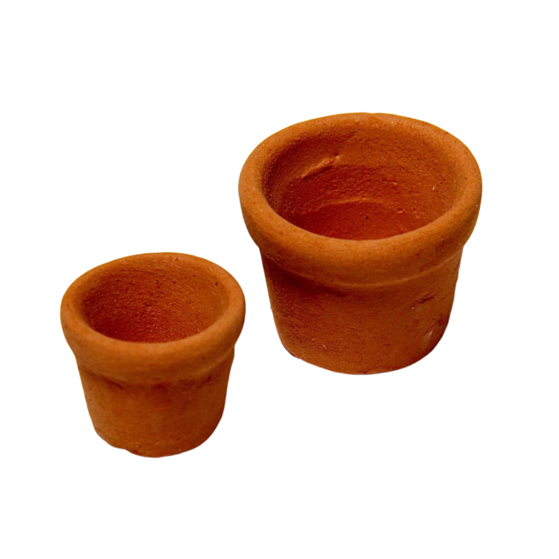 Nukkekodin saviruukut Paketissa on kaksi ruukkua, pieni ja isompi.