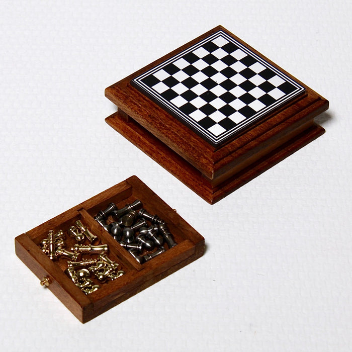 Luxury chess board and pieces