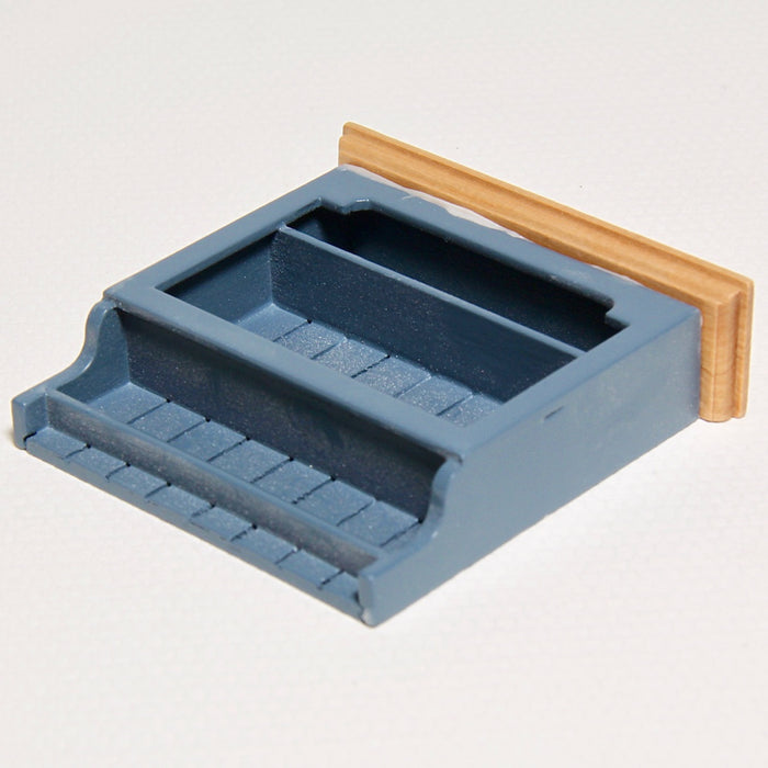 Shaker-style kitchen shelf, grey-blue