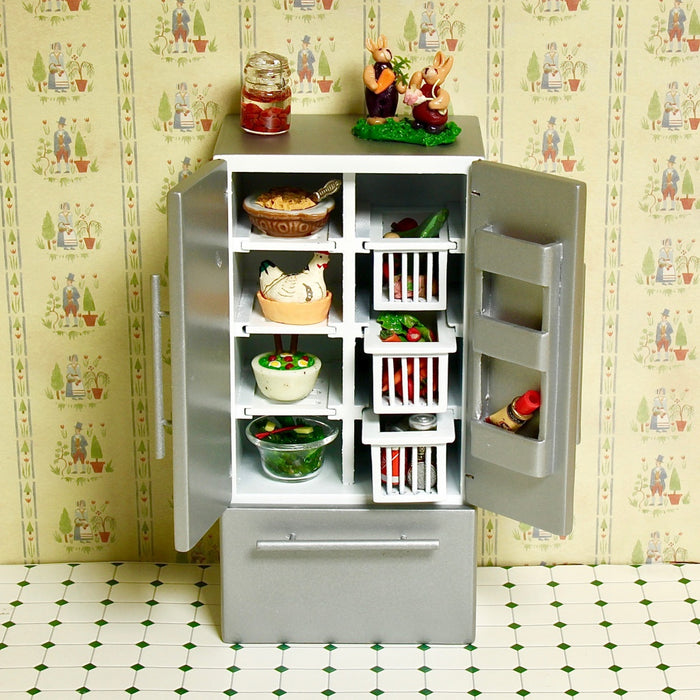 Refrigerator, Yankee cabinet, silver