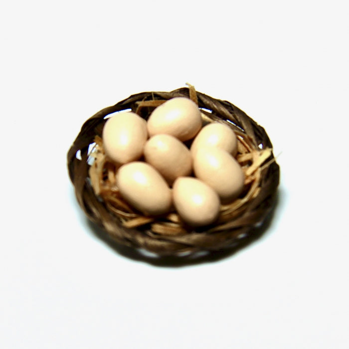 Eggs, bigger, in a basket