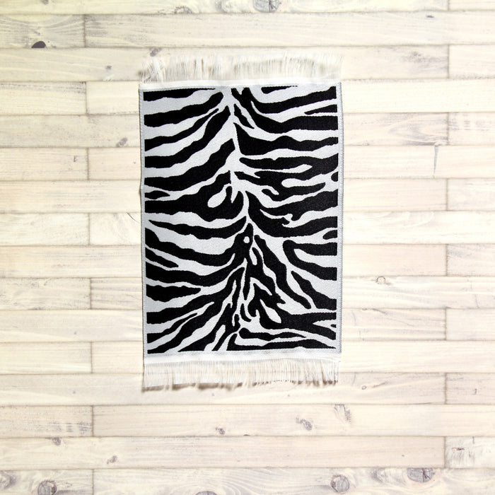 Carpet, black and white zebra, 10 x 15 cm