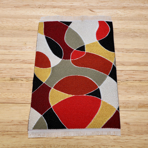 retro matto nukkekotiin.