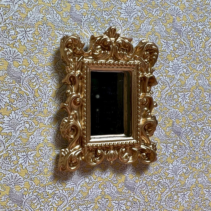 Spegel, dekorativ, guld, 4,5 x 6 cm