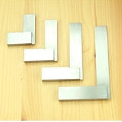 suorakulma pienoismallien rakentamiseen.