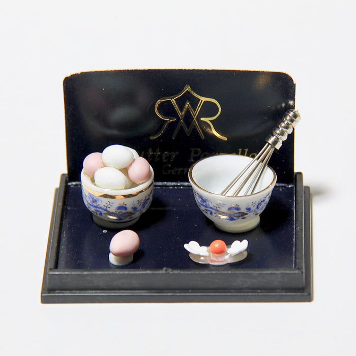 Eggs and whisking accessories, Gold Onion